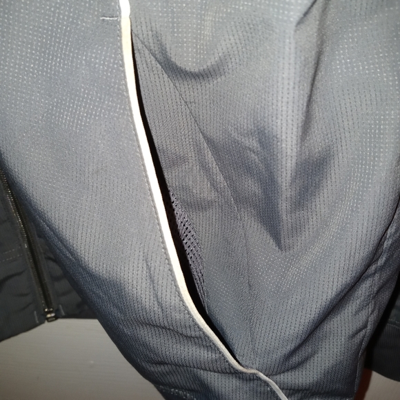 Under Armour Light Jacket - Picture 4 of 5